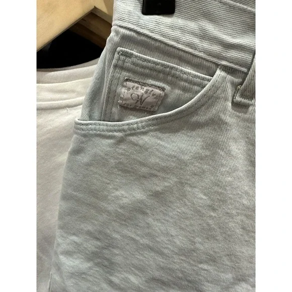Vintage 90s Wrangler For Women Blue Light Wash Denim Shorts 27" - Picture 3 of 4